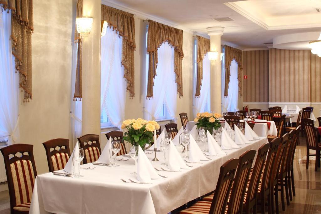 Hotel Korona Rzeszow Luaran gambar