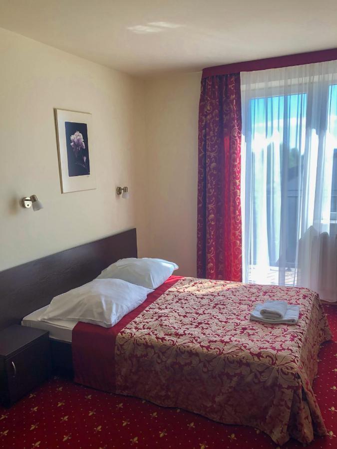 Hotel Korona Rzeszow Luaran gambar
